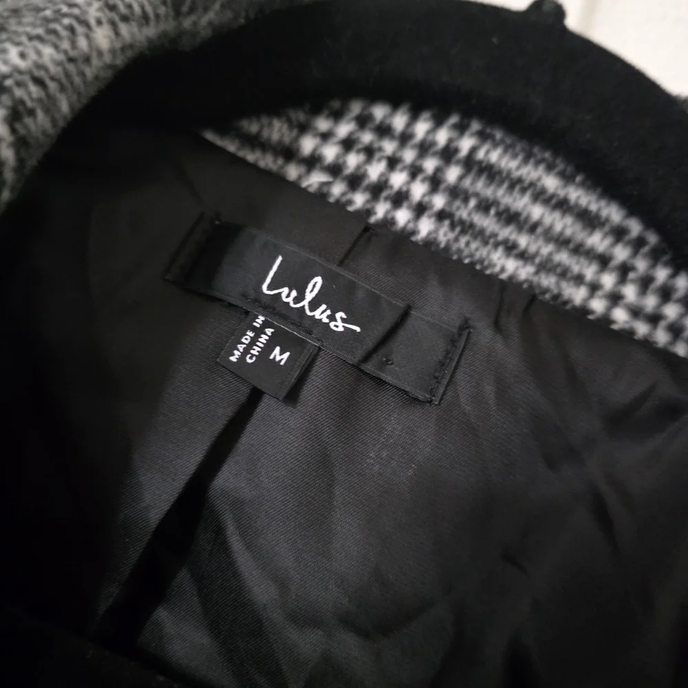 Lulu's Black & White Jacket - Picture 2 of 3